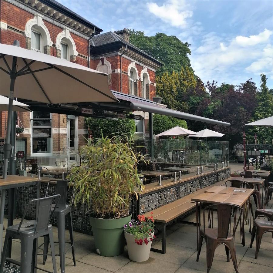 Leaside Hotel Лутон Экстерьер фото