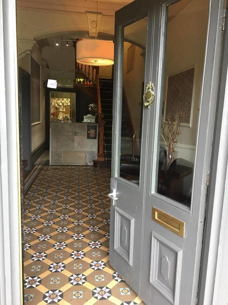 Leaside Hotel Лутон Экстерьер фото