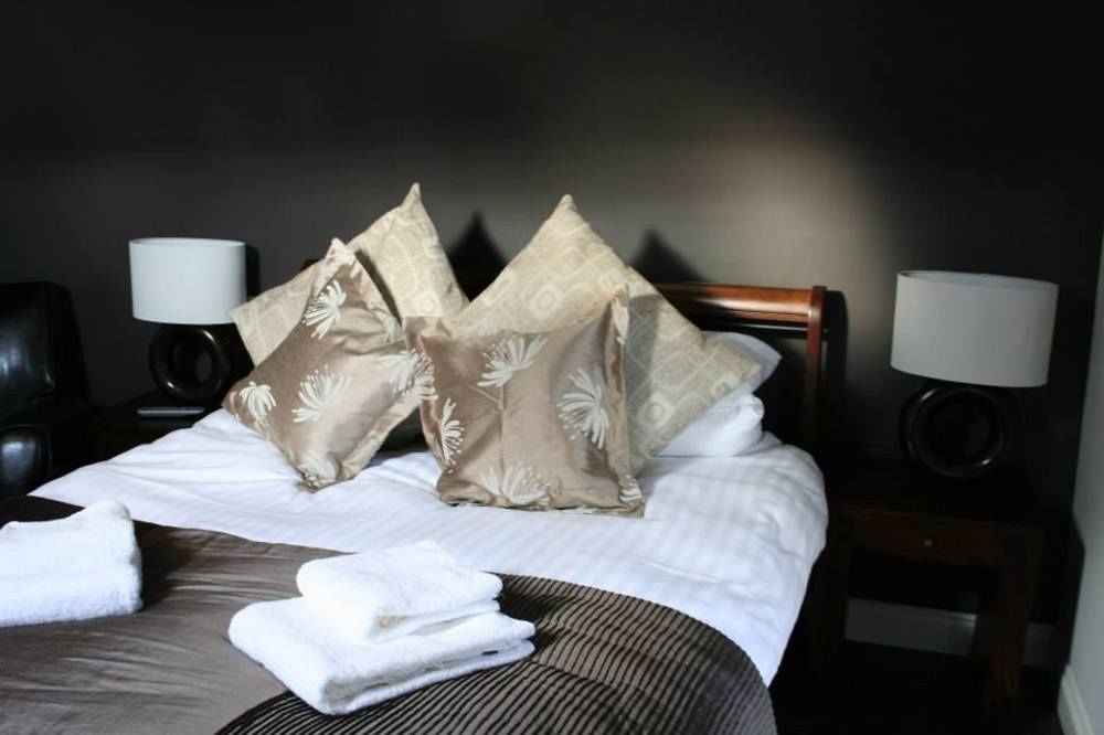 Leaside Hotel Лутон Экстерьер фото