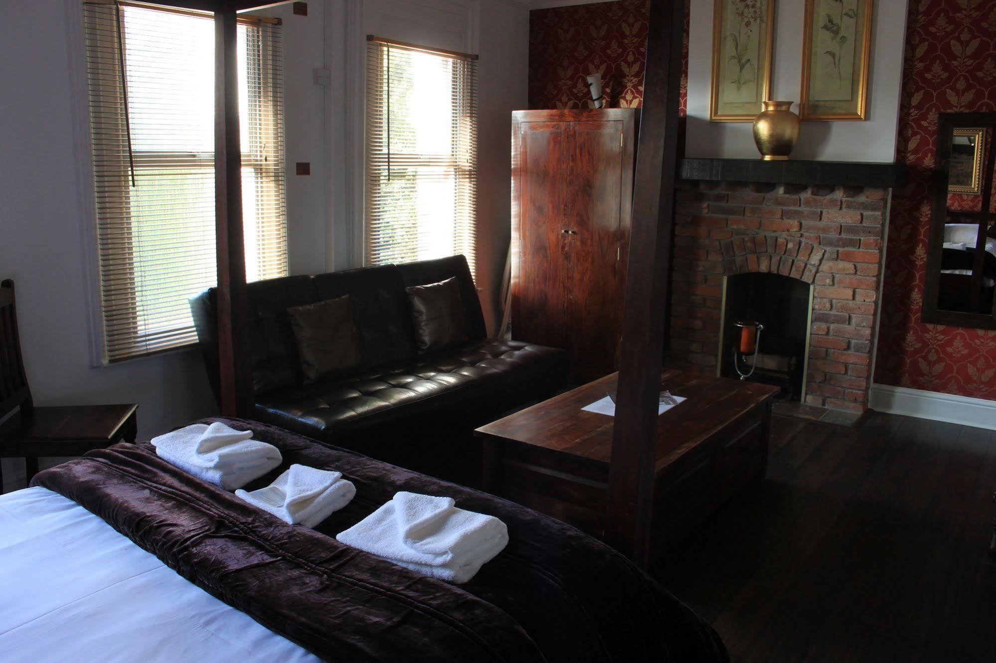 Leaside Hotel Лутон Экстерьер фото